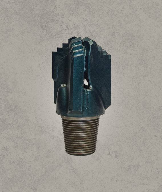 Steel drag drill bit with threaded pin connection for soft formation drilling